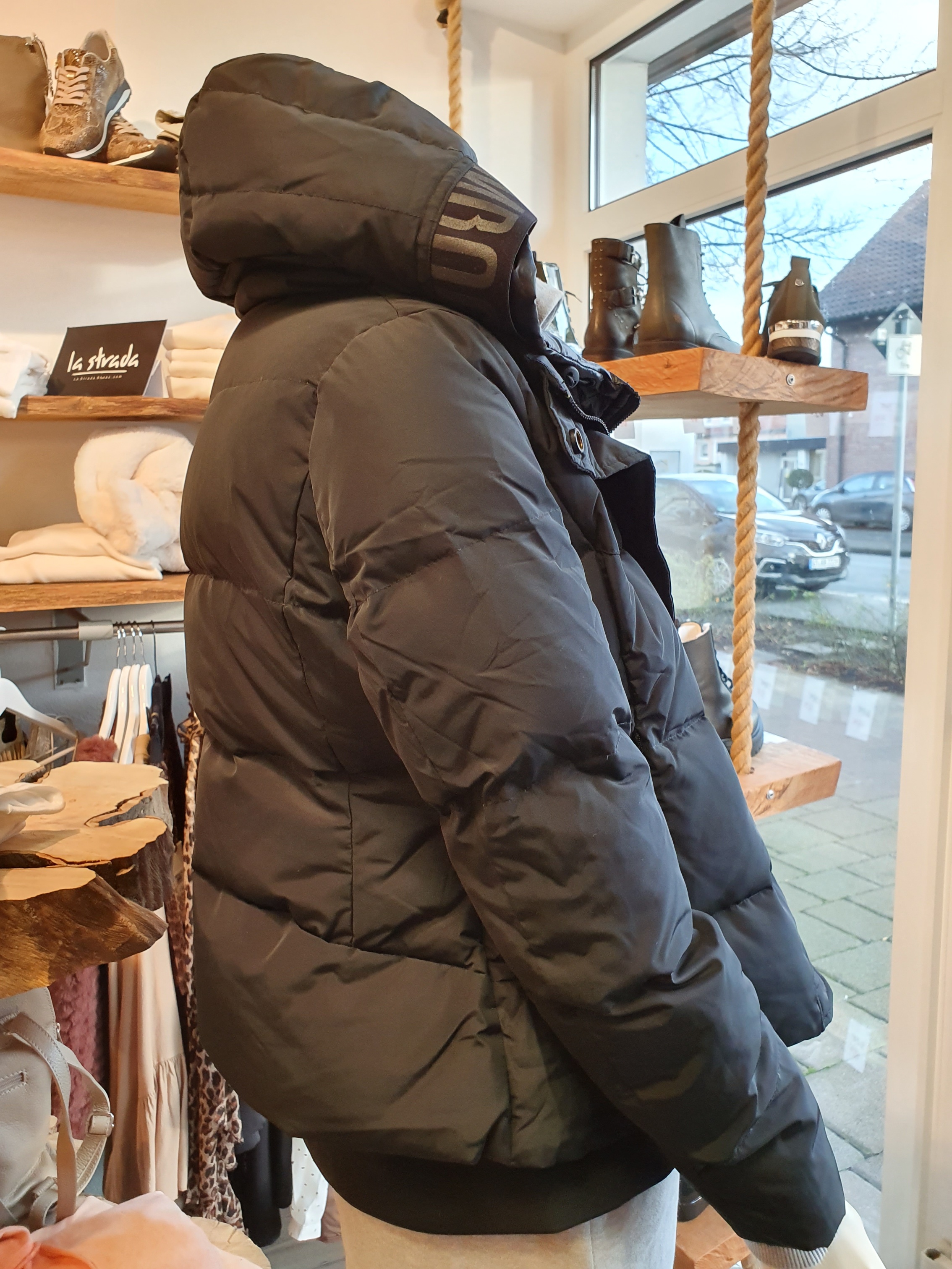 Bomboogie JW 5927 T MNQ 90 Damen Daunenjacke mit Logosaum