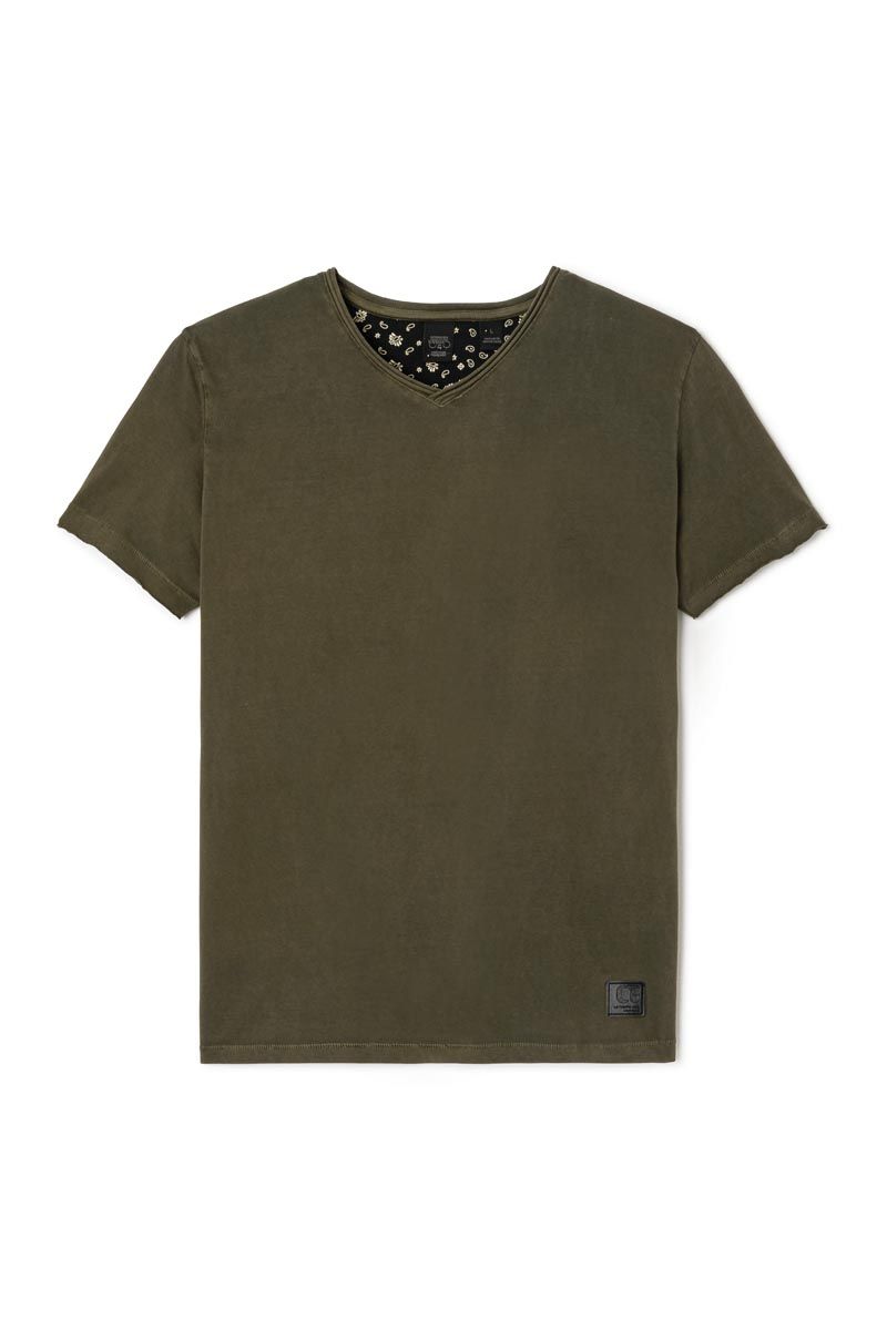 Herren T-Shirt in olive von Le Temps des Cerises