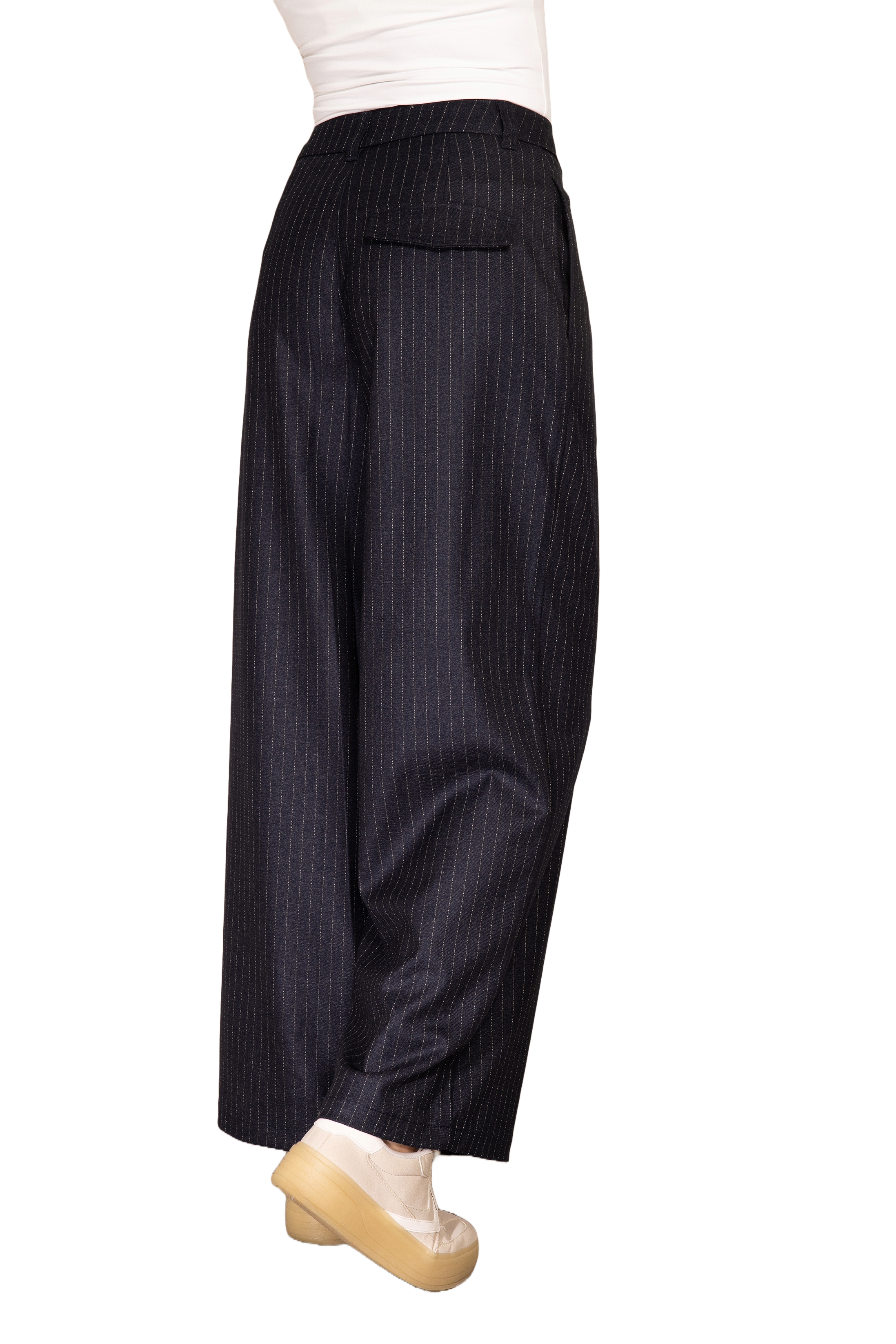 Marlene Damen Hose mit weitem Bein und Nadelstreifen in grau von Zhrill