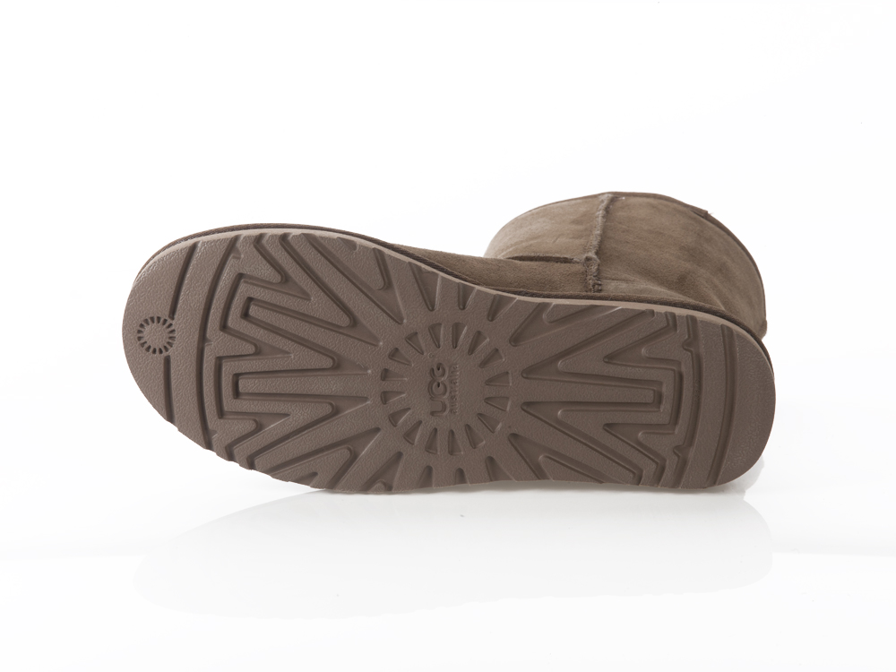 UGG Classic Short Damen Stiefel