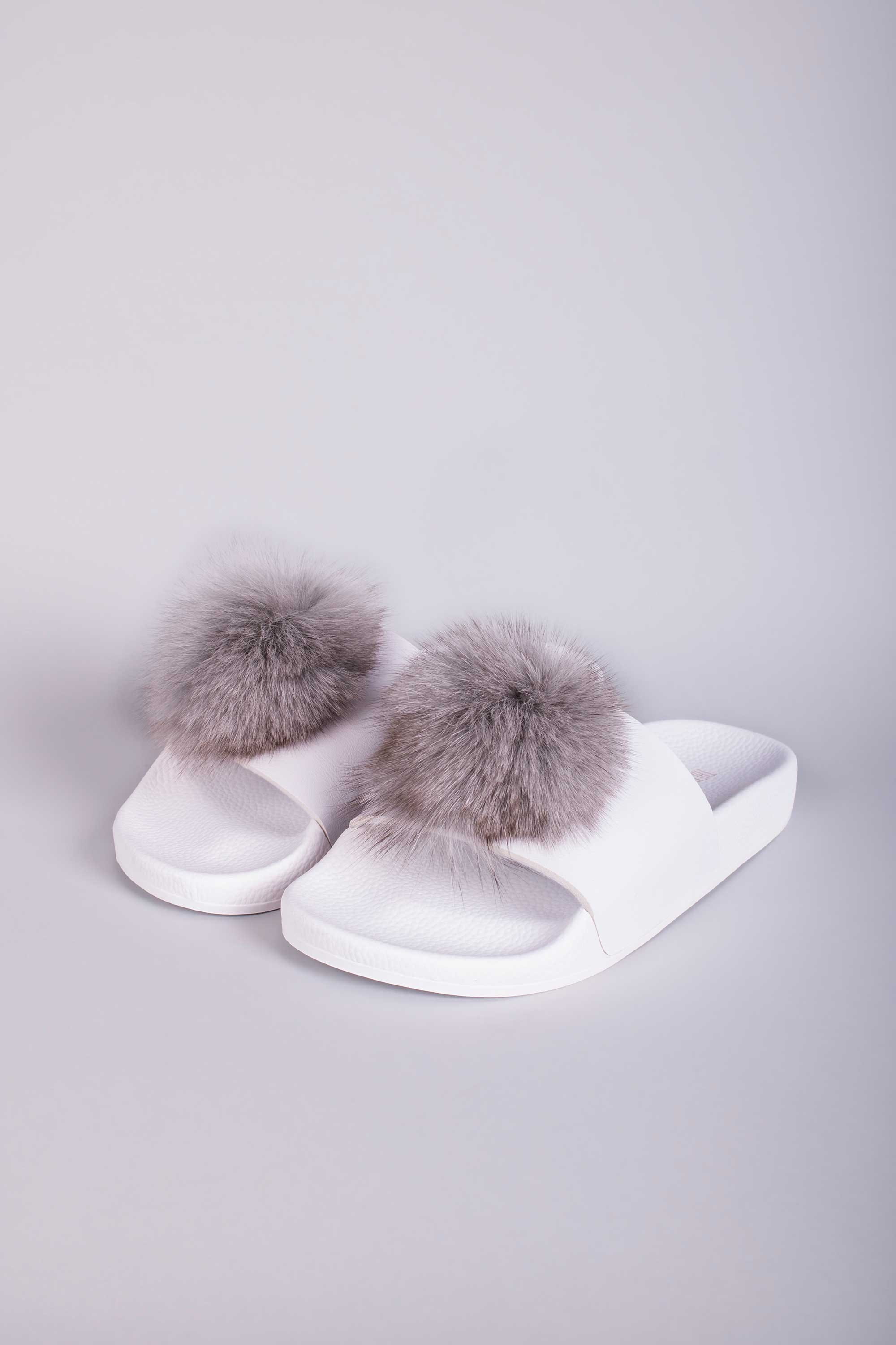 The White Brand Pompon Damen Pantolette