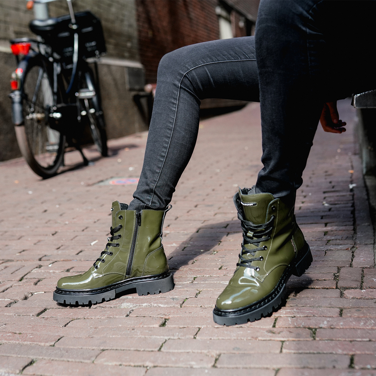 BullBoxer Nadine Damen Schnürboots Lackleder 610504E6L_MLTRTD70