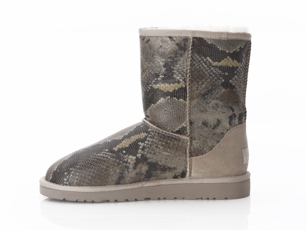 UGG Kids Classic Short Snake Mädchen Stiefel