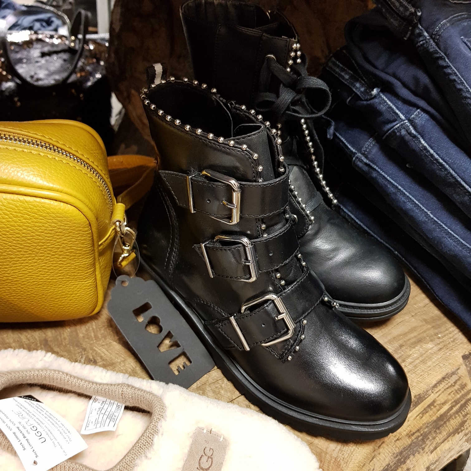 SPM Xofi Damen Stiefeletten mit Nietenkante